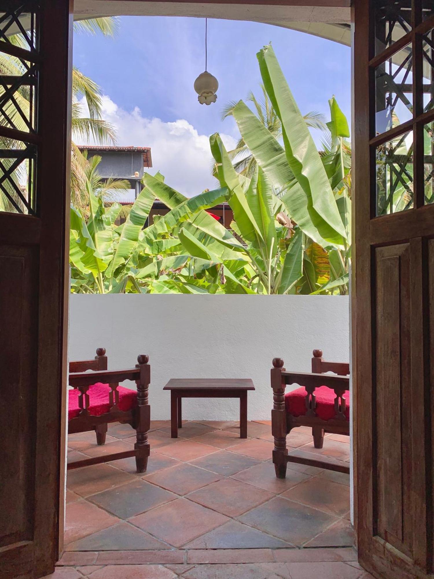 Blue Swan Inn Unawatuna Extérieur photo