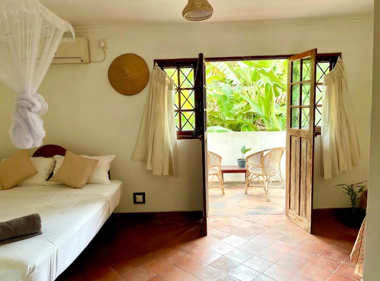 Blue Swan Inn Unawatuna Extérieur photo